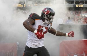 jonathan-casillas-nfl-preseason-miami-dolphins-tampa-bay-buccaneers-850x560